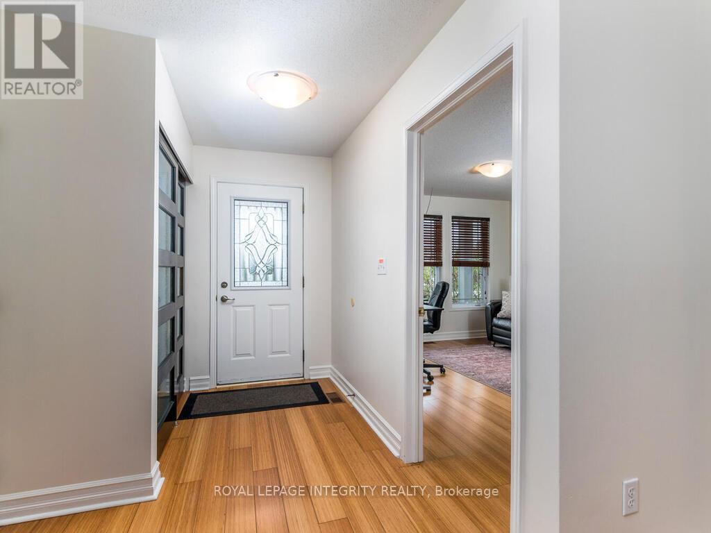 223 Willow Creek Circle, Ottawa, Ontario  K2G 7B1 - Photo 4 - X12370162