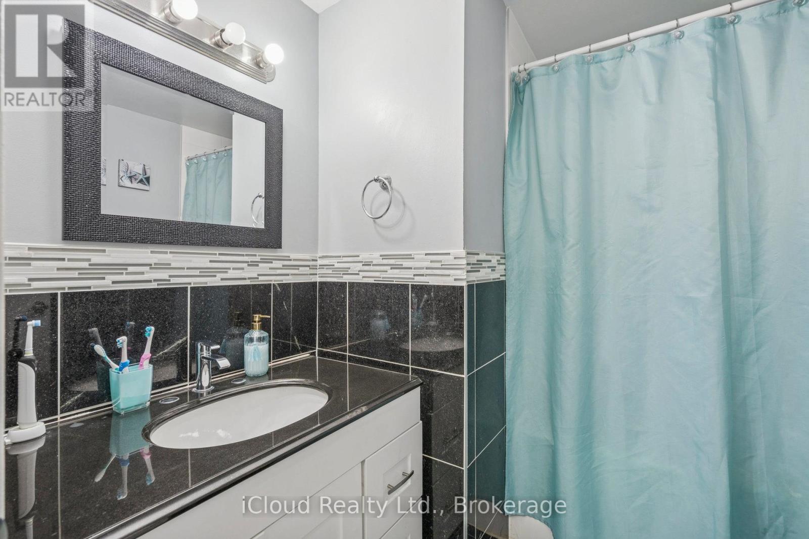 36 Berkshire Square E, Brampton, Ontario  L6Z 1N4 - Photo 27 - W12542848