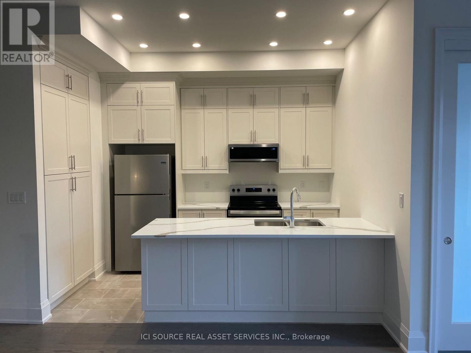 3322 Azam Way, Oakville, Ontario  L6M 5S3 - Photo 5 - W12510976