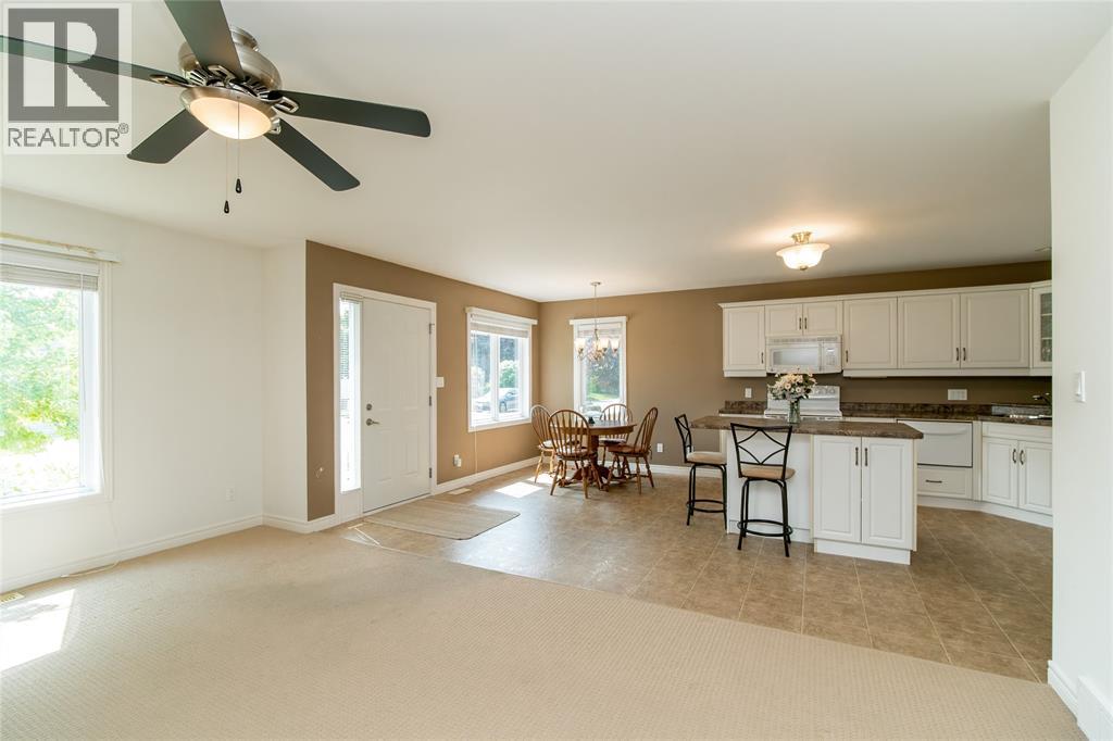 1940 London Line Unit# 207, Sarnia, Ontario  N7W 1B5 - Photo 23 - 25028733