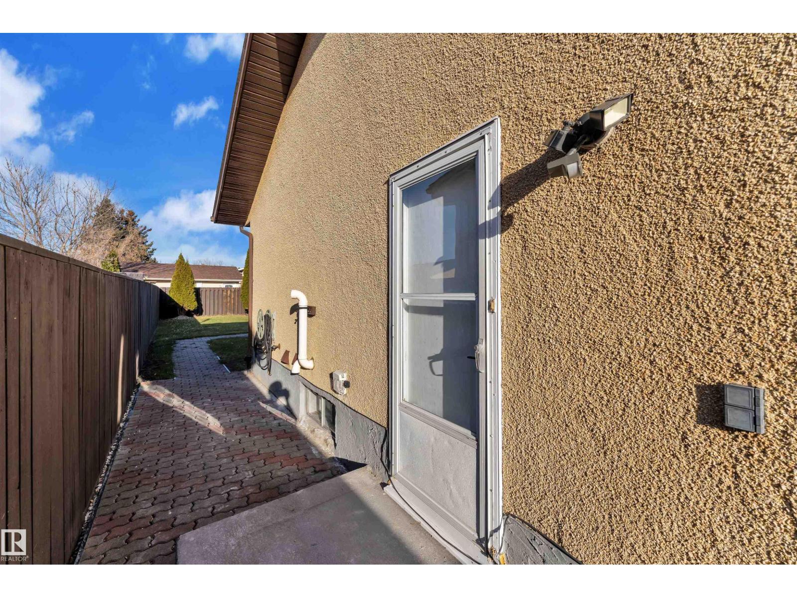 3808 17a Av Nw, Edmonton, Alberta  T6L 2R4 - Photo 37 - E4465697