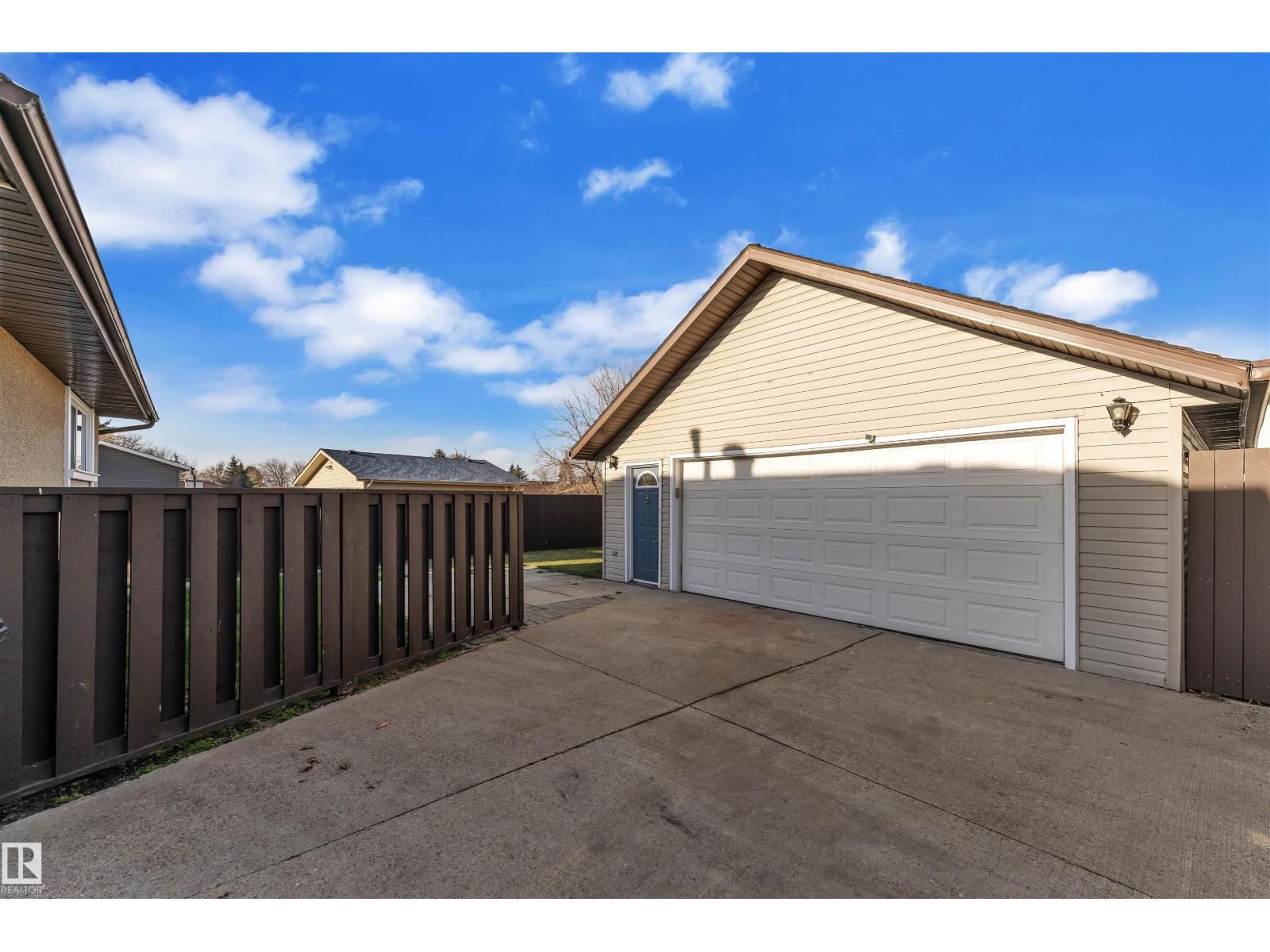 3808 17a Av Nw, Edmonton, Alberta  T6L 2R4 - Photo 5 - E4465697