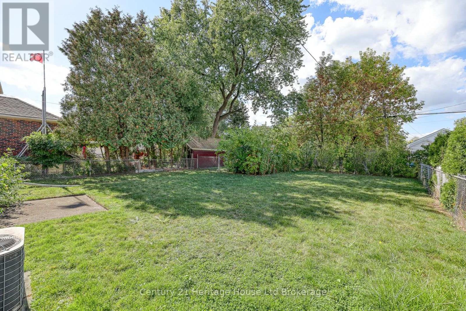 149 Strathearne Avenue, Hamilton, Ontario  L8H 5K7 - Photo 10 - X12544010