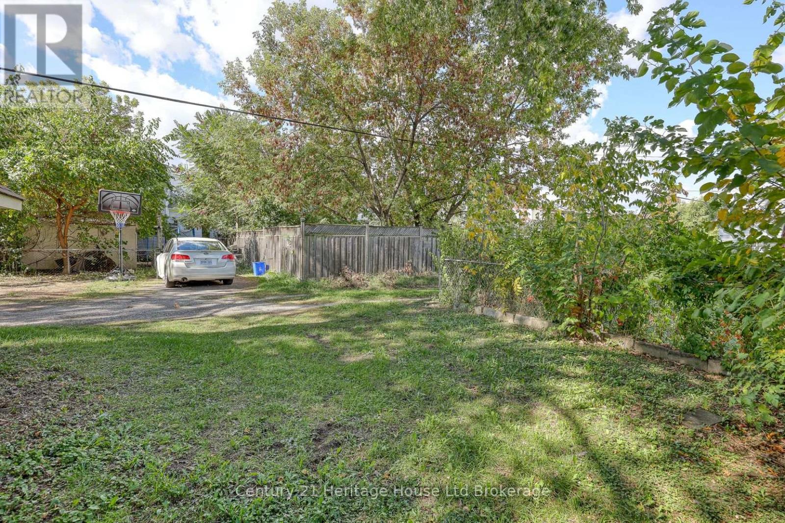 149 Strathearne Avenue, Hamilton, Ontario  L8H 5K7 - Photo 12 - X12544010