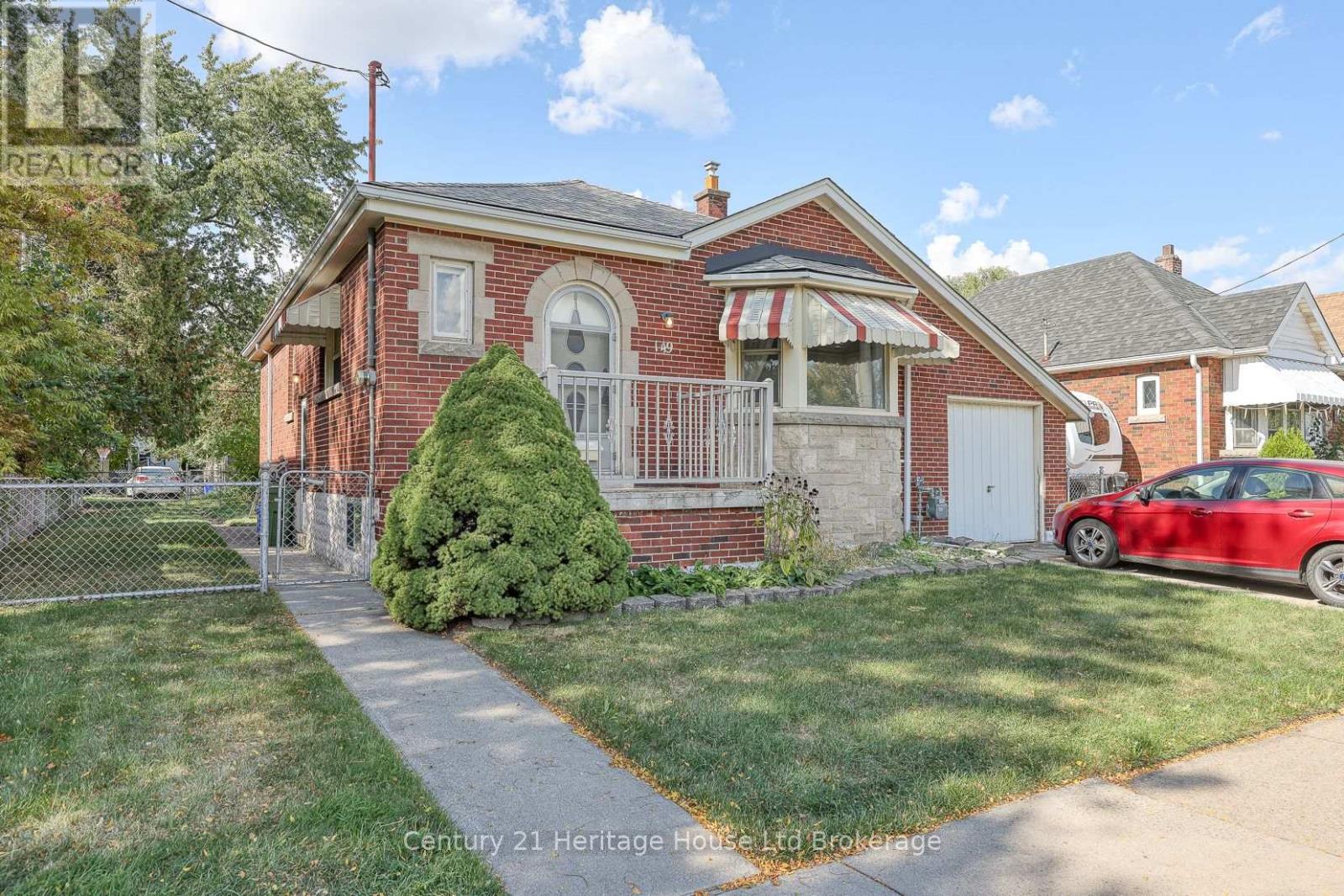 149 Strathearne Avenue, Hamilton, Ontario  L8H 5K7 - Photo 2 - X12544010