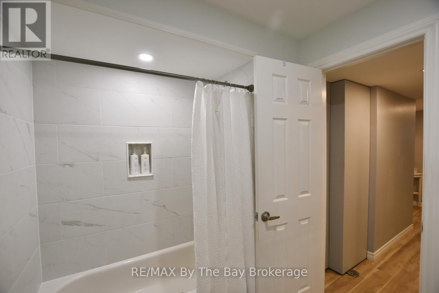 41 Wesley Avenue, Wasaga Beach, Ontario  L9Z 1C8 - Photo 33 - S12544016