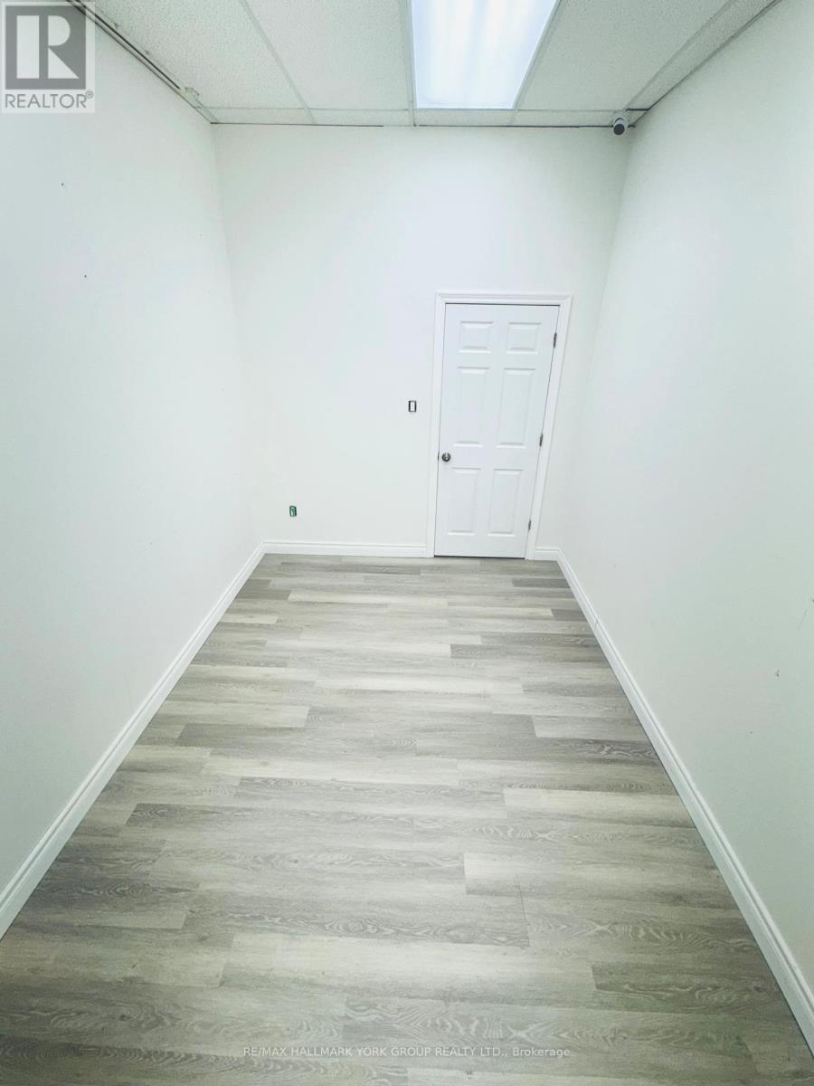 5 - 17335 Yonge Street, Newmarket, Ontario L3Y 8Z2 - Photo 3 - N12542418