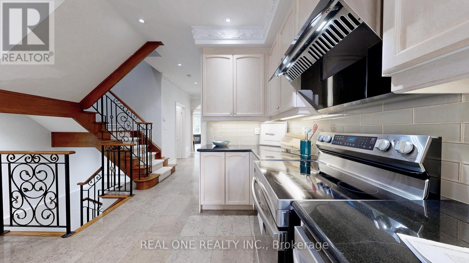 299 Finch Avenue E, Toronto, Ontario  M2N 4S3 - Photo 18 - C12543948