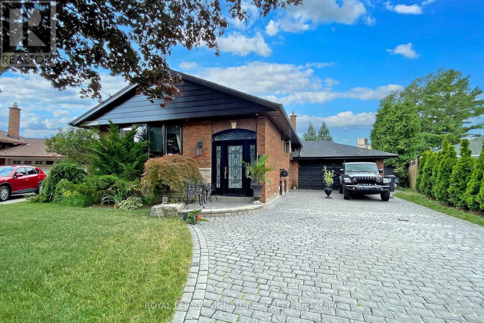 12 DALESIDE CRESCENT, Toronto, Ontario