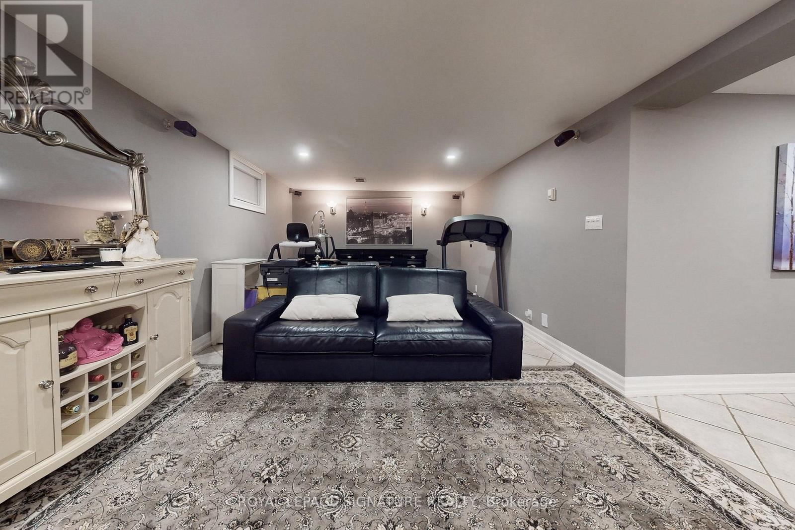 12 Daleside Crescent, Toronto, Ontario  M4A 2H6 - Photo 6 - C12543996