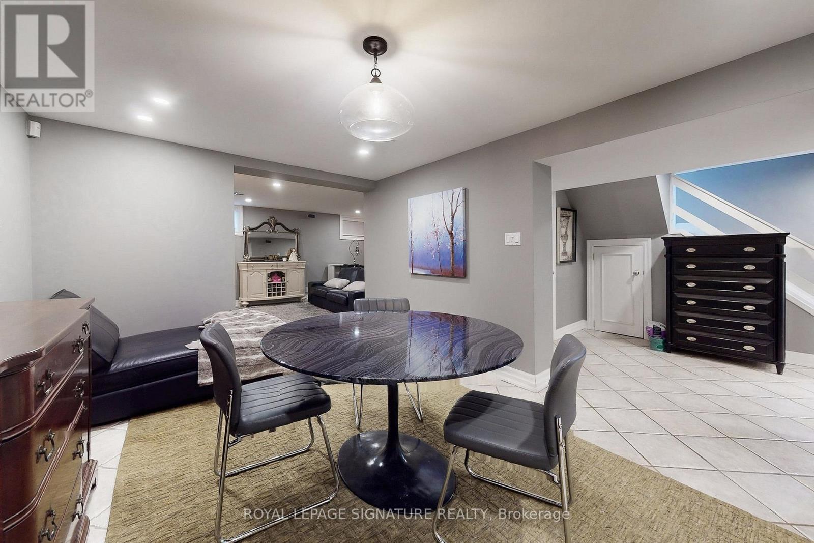 12 Daleside Crescent, Toronto, Ontario  M4A 2H6 - Photo 9 - C12543996