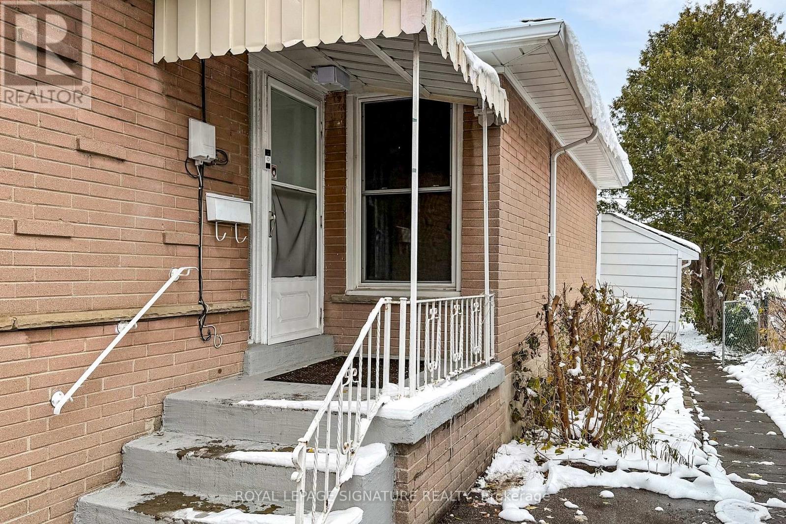 125 Wayne Avenue, Toronto, Ontario  M1R 1Y8 - Photo 4 - E12543988