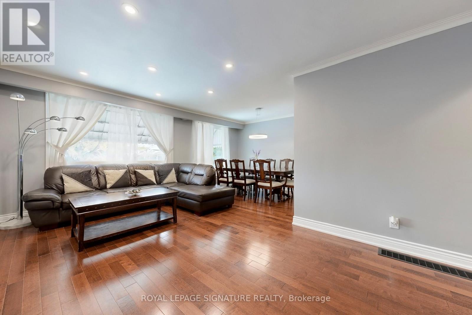 125 Wayne Avenue, Toronto, Ontario  M1R 1Y8 - Photo 5 - E12543988