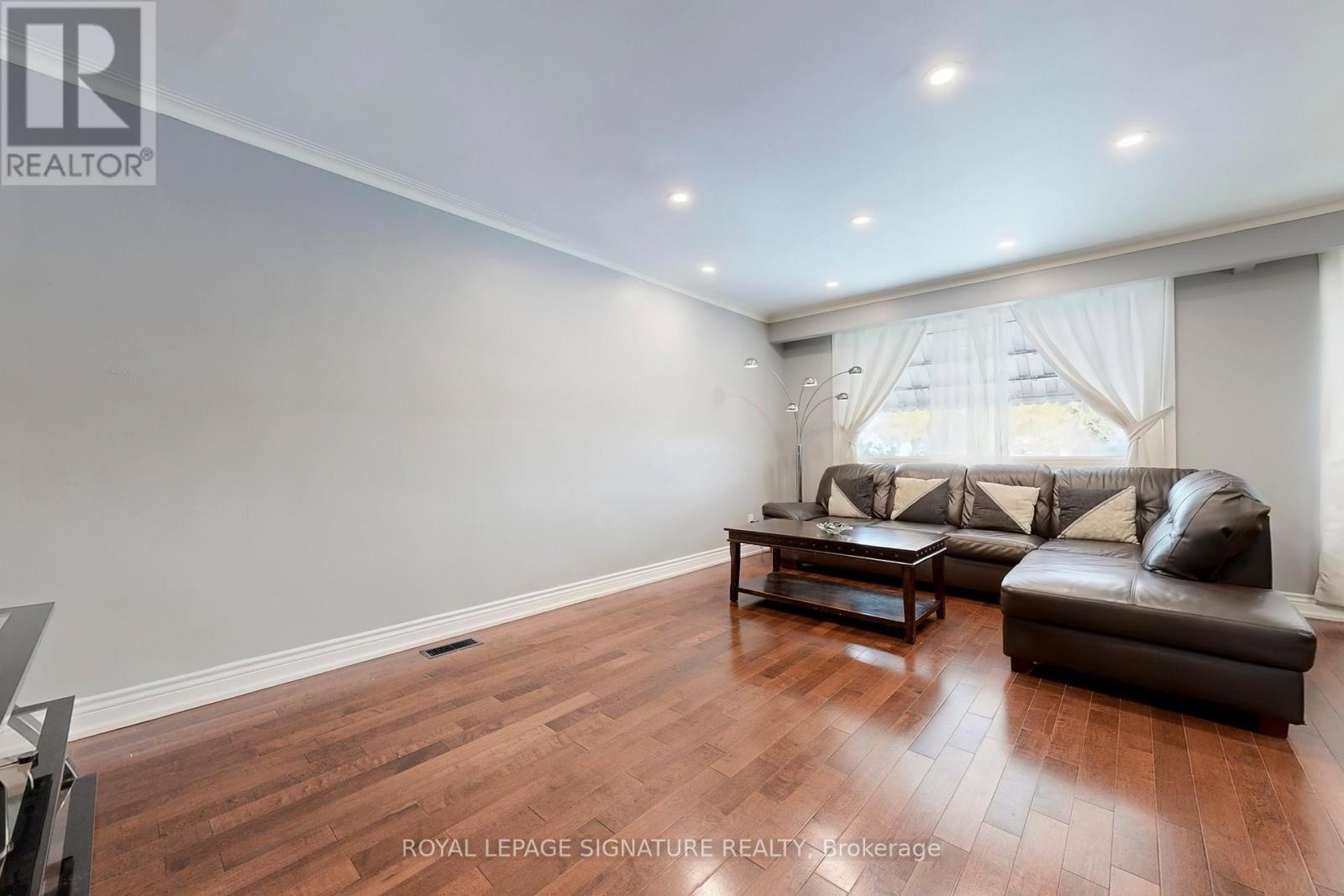 125 Wayne Avenue, Toronto, Ontario  M1R 1Y8 - Photo 7 - E12543988