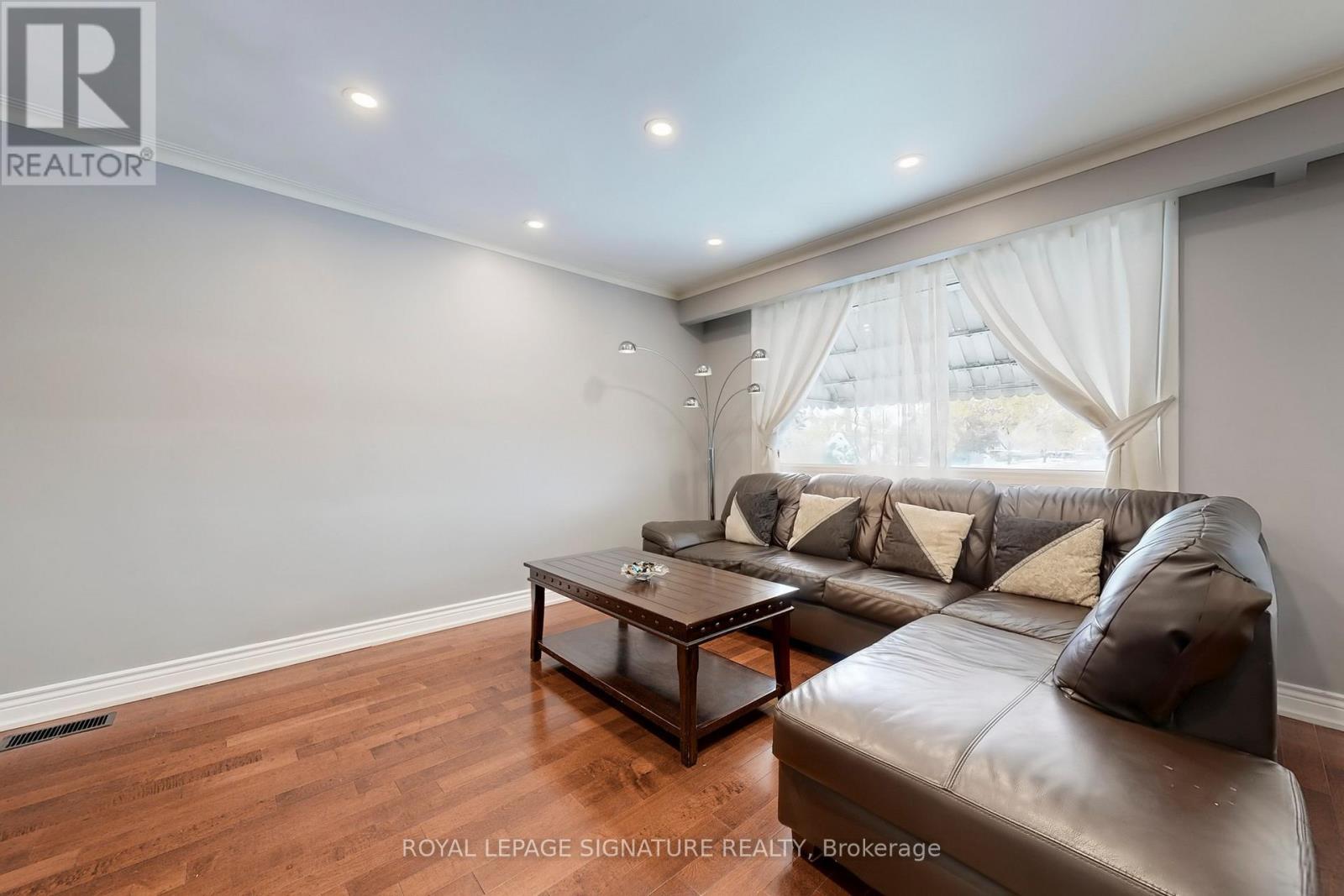 125 Wayne Avenue, Toronto, Ontario  M1R 1Y8 - Photo 9 - E12543988