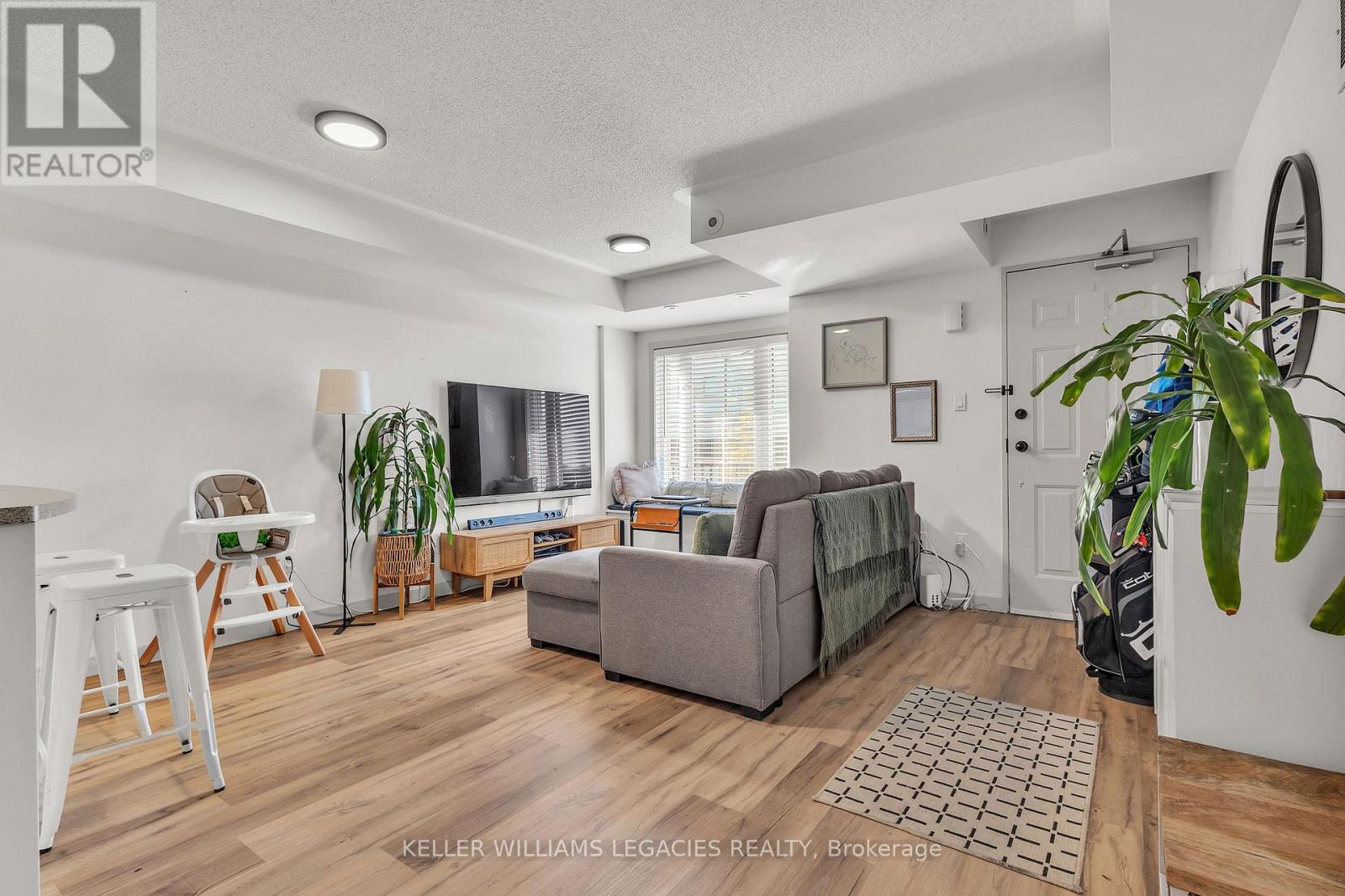 209 - 308 John Street, Markham, Ontario  L3T 0A7 - Photo 2 - N12543970