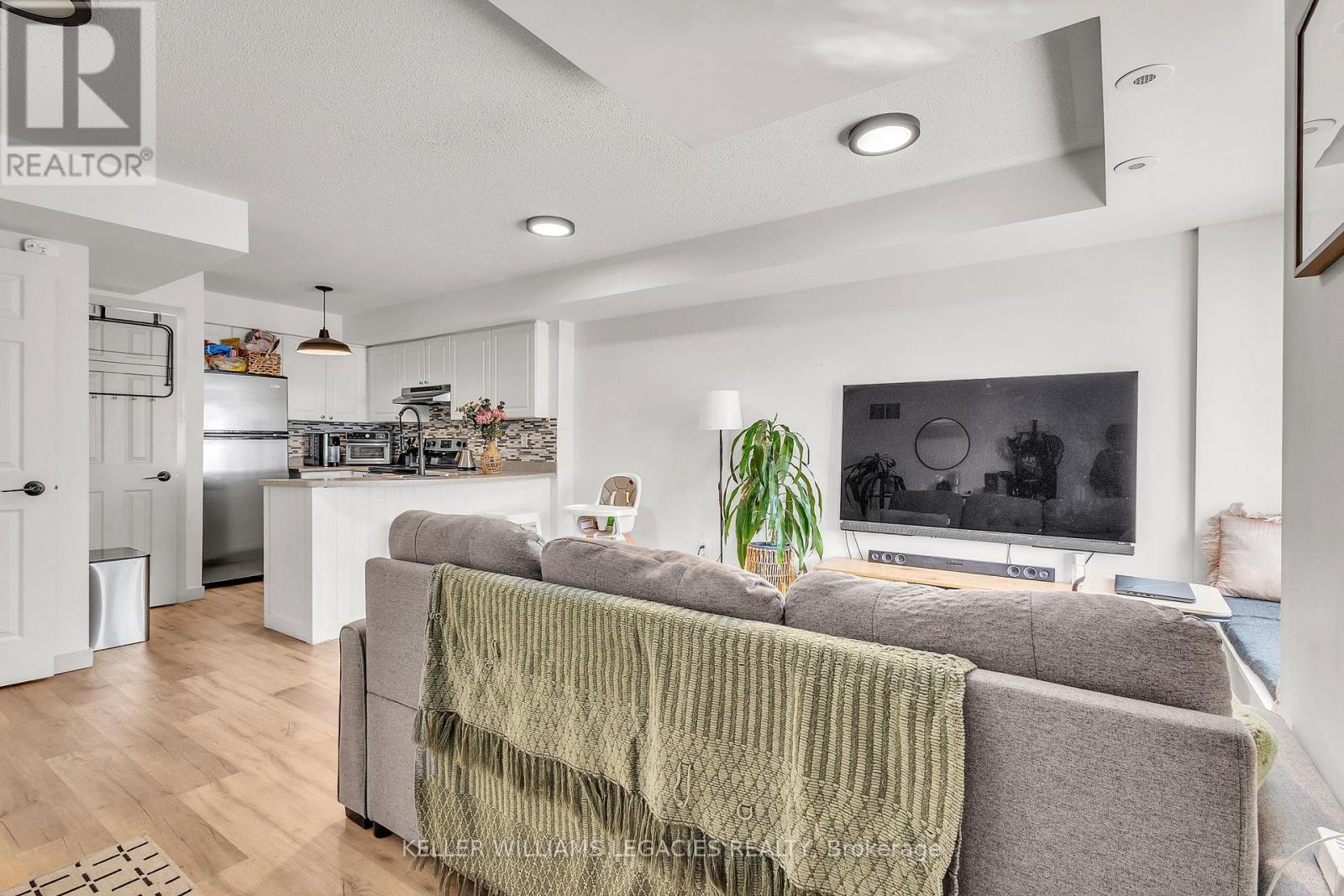 209 - 308 John Street, Markham, Ontario  L3T 0A7 - Photo 5 - N12543970