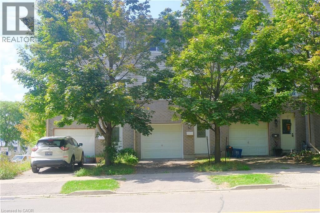59 MOOREGATE Crescent, Kitchener, Ontario