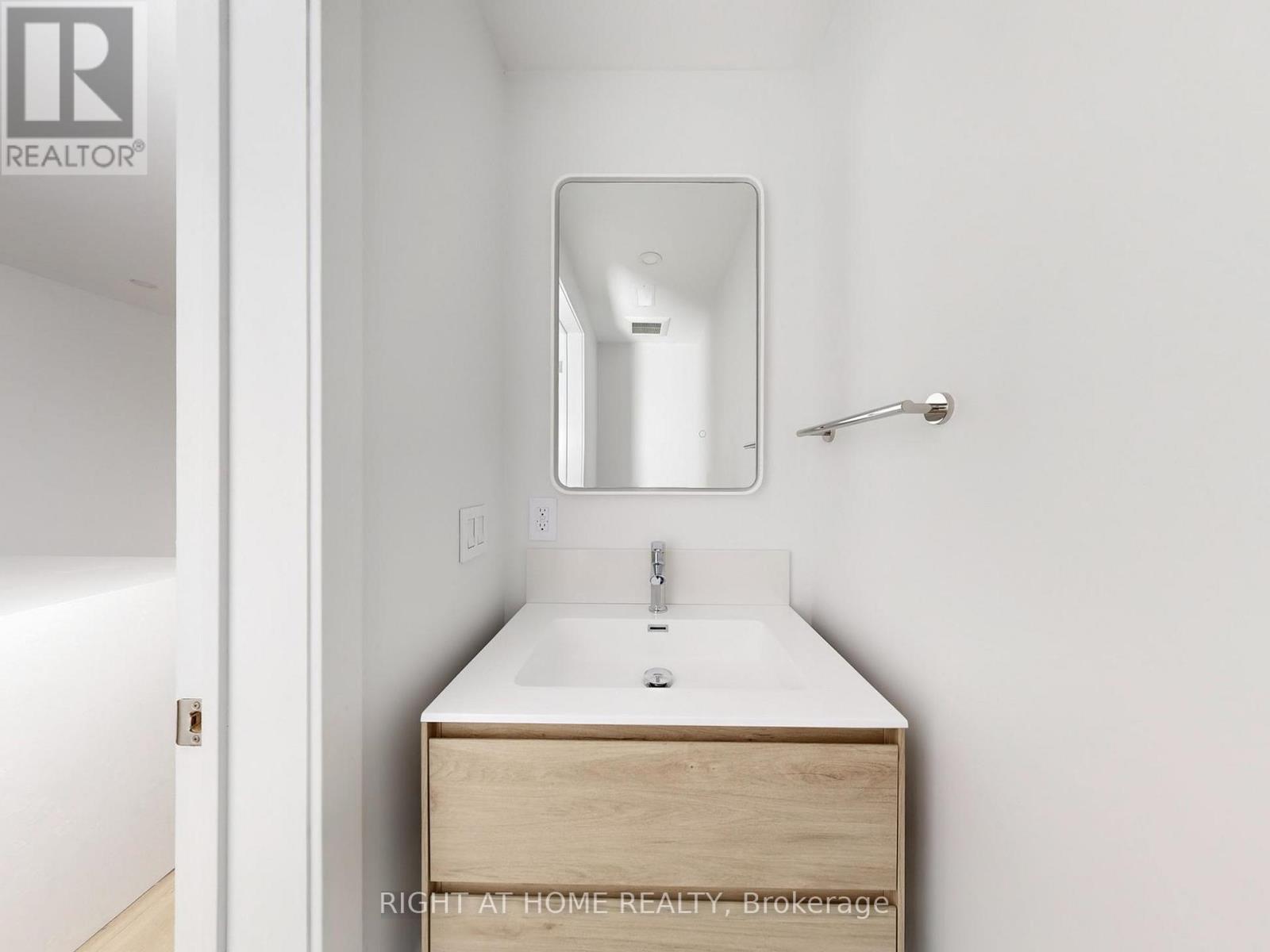 Unit 2 - 1137 Dovercourt Road, Toronto, Ontario  M6H 2Y1 - Photo 10 - W12543942