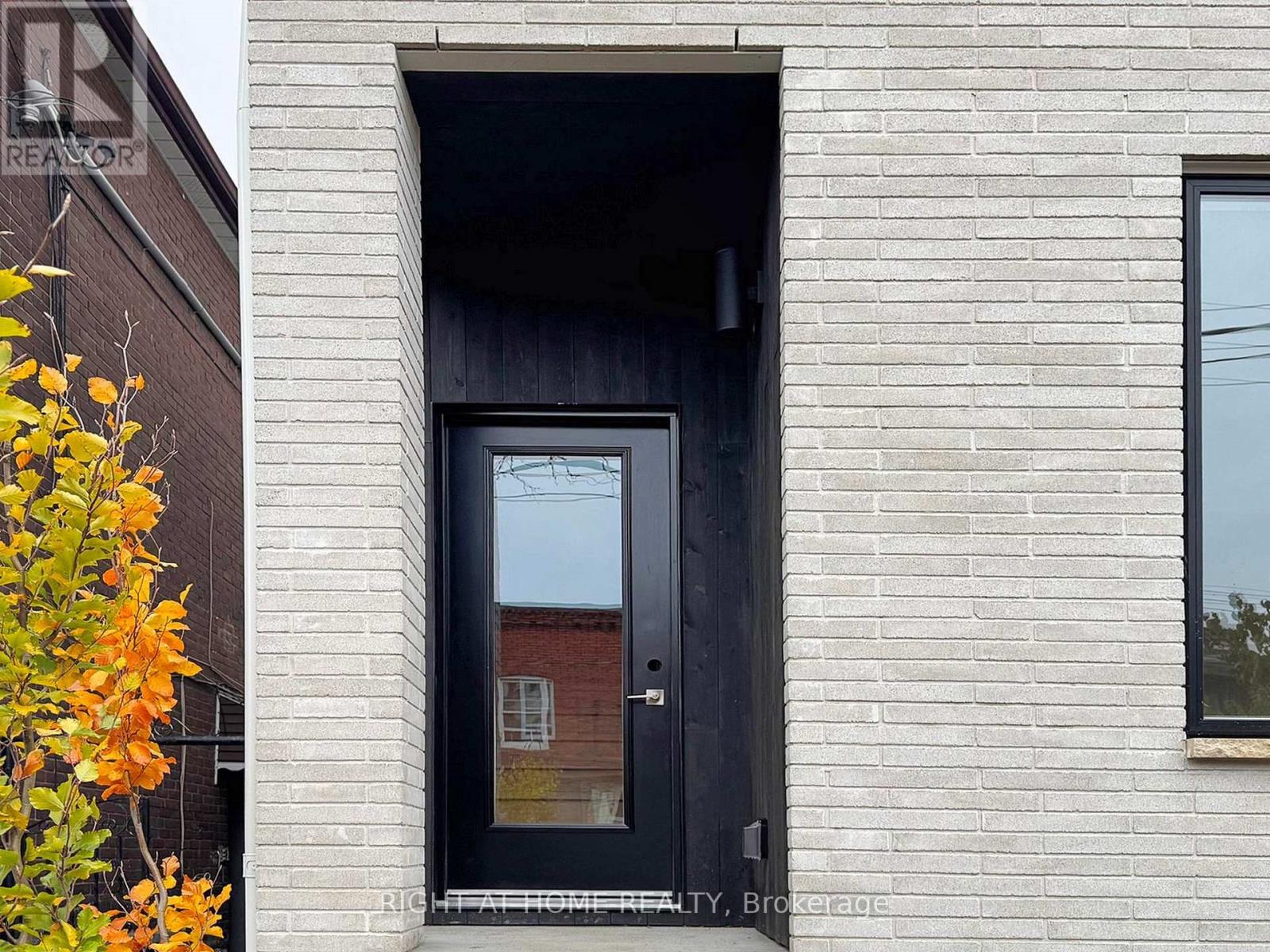 Unit 2 - 1137 Dovercourt Road, Toronto, Ontario  M6H 2Y1 - Photo 3 - W12543942