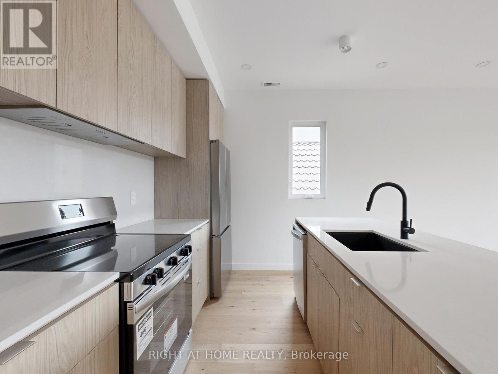 Unit 2 - 1137 Dovercourt Road, Toronto, Ontario  M6H 2Y1 - Photo 8 - W12543942