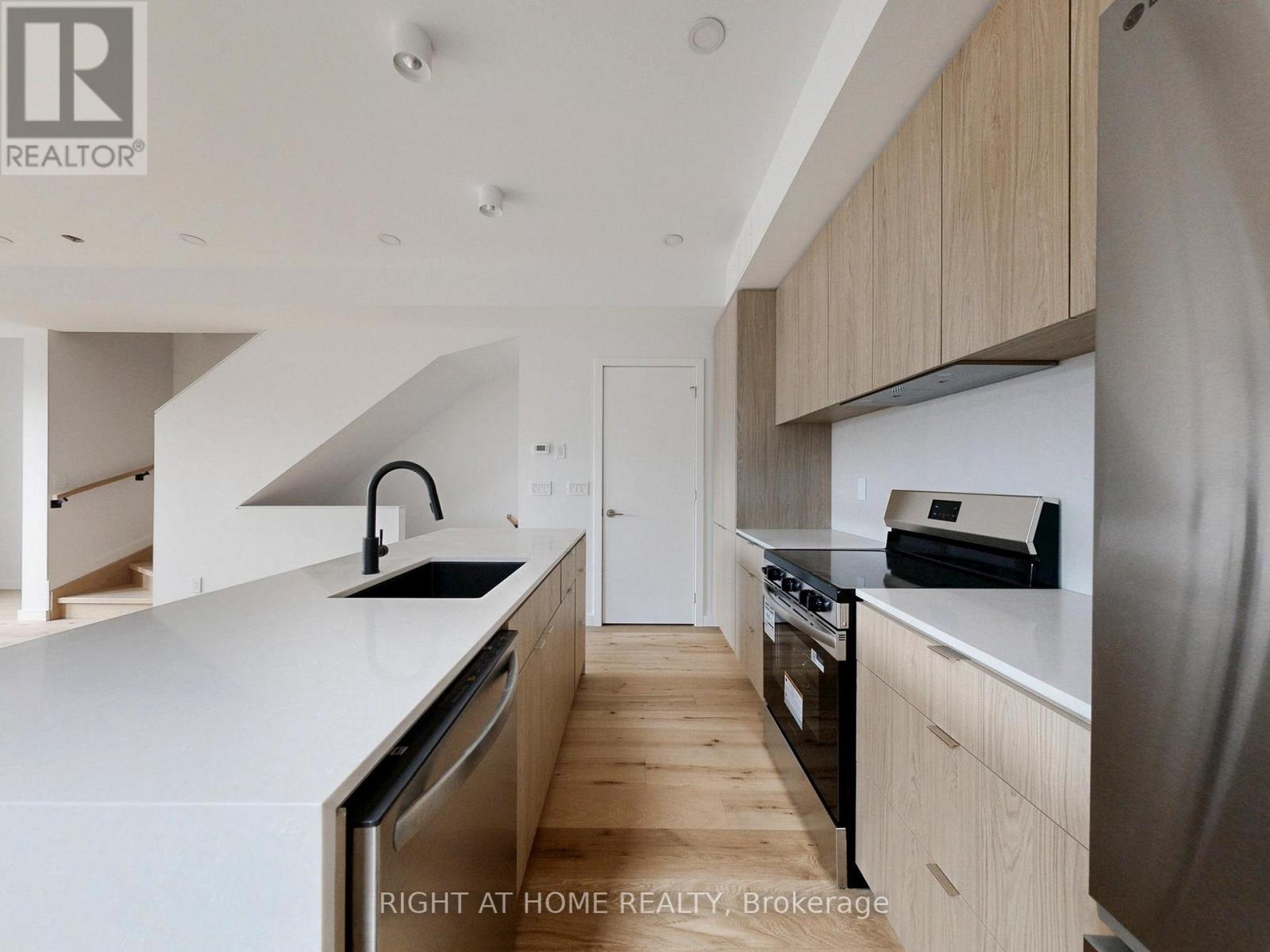 Unit 3 - 1137 Dovercourt Road, Toronto, Ontario  M6H 2Y1 - Photo 5 - W12543944