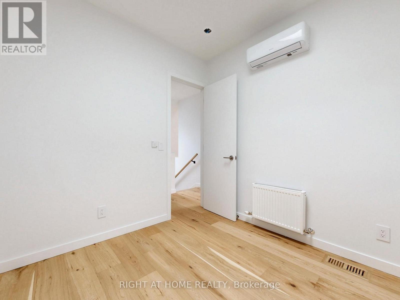 Laneway - 1137 Dovercourt Road, Toronto, Ontario  M6H 2Y1 - Photo 15 - W12543946