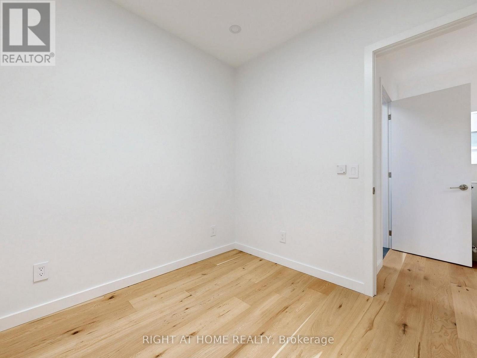 Laneway - 1137 Dovercourt Road, Toronto, Ontario  M6H 2Y1 - Photo 16 - W12543946