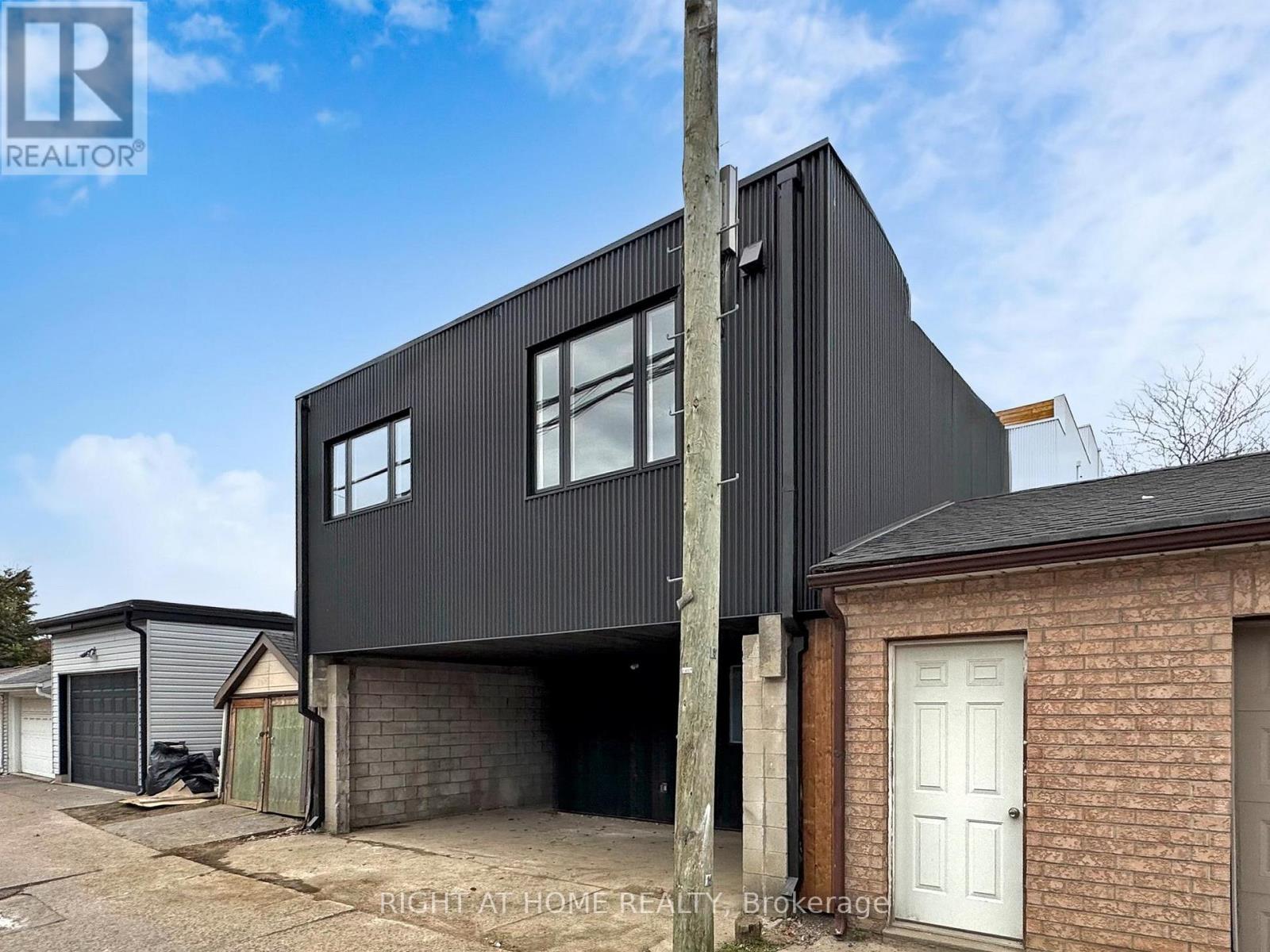 Laneway - 1137 Dovercourt Road, Toronto, Ontario  M6H 2Y1 - Photo 2 - W12543946