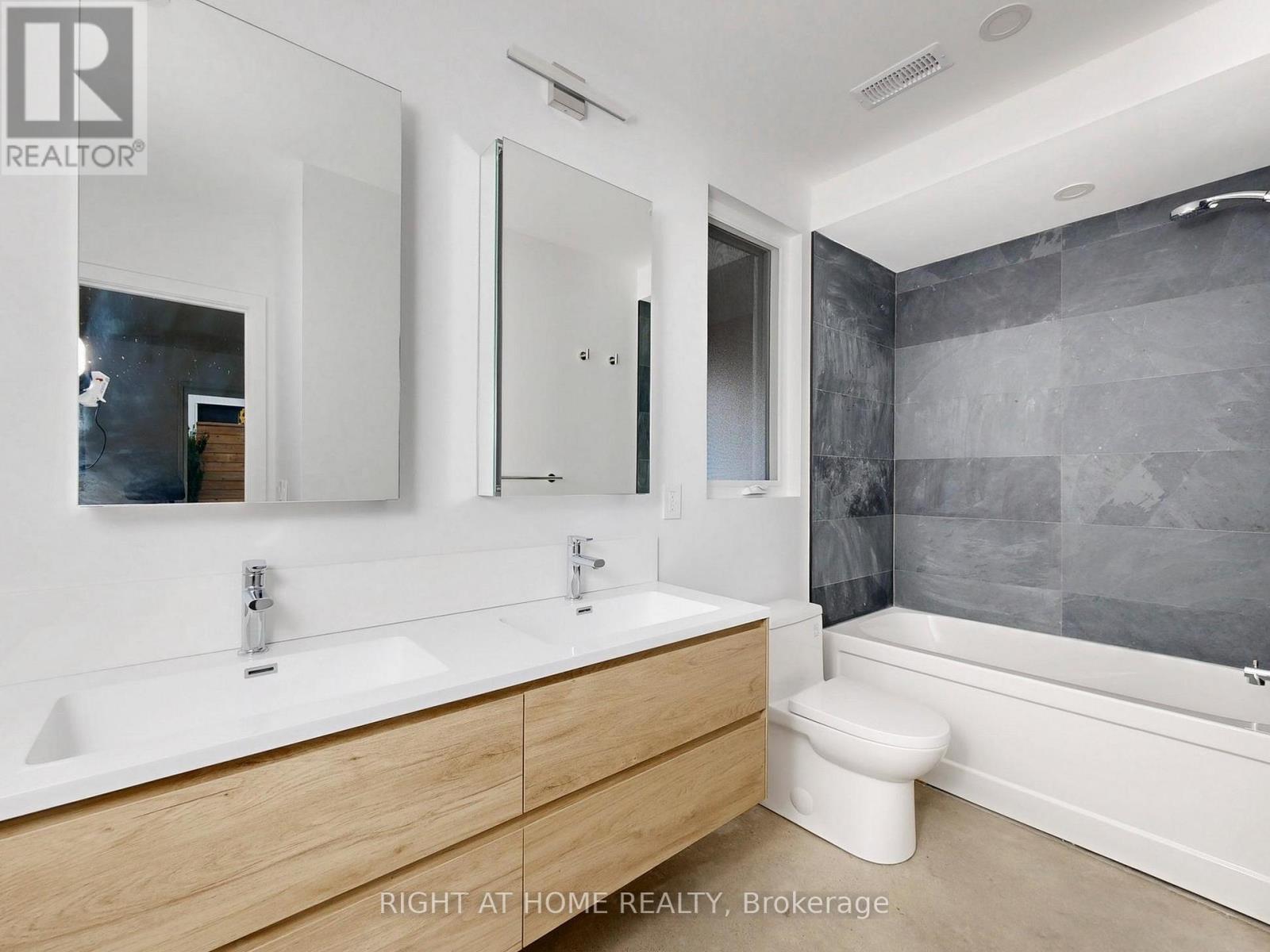 Laneway - 1137 Dovercourt Road, Toronto, Ontario  M6H 2Y1 - Photo 21 - W12543946