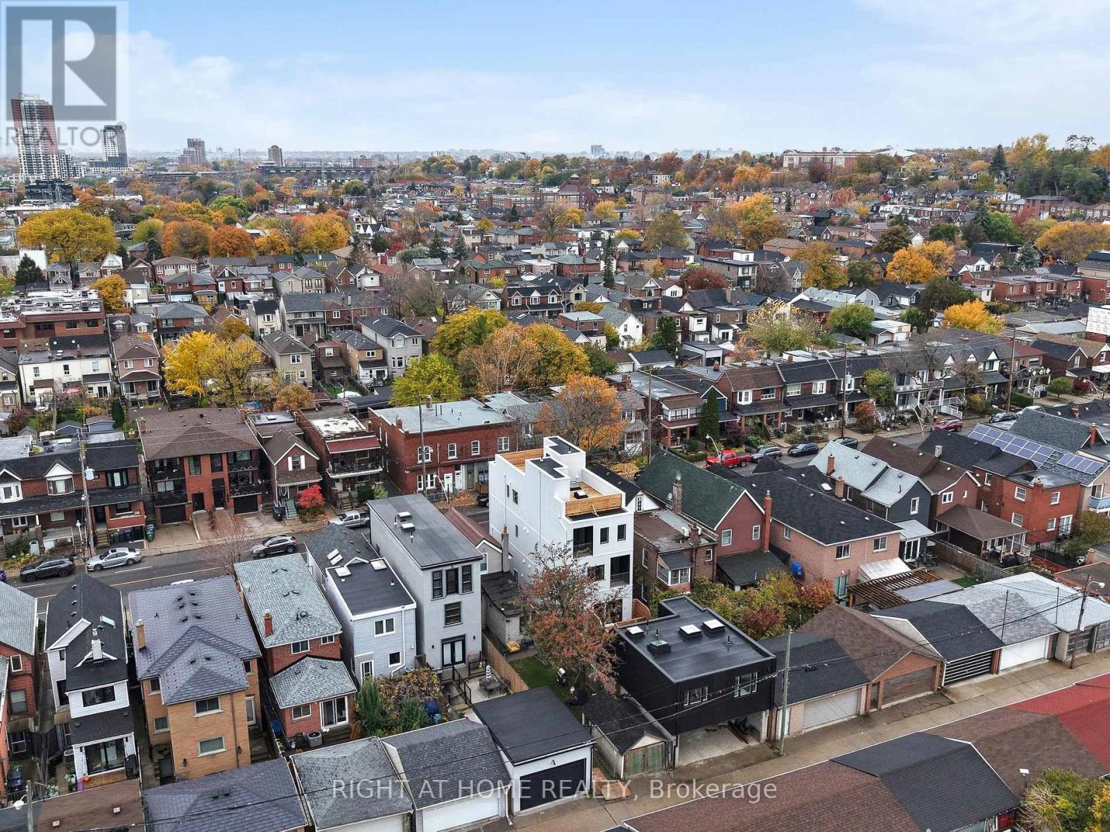 Laneway - 1137 Dovercourt Road, Toronto, Ontario  M6H 2Y1 - Photo 24 - W12543946