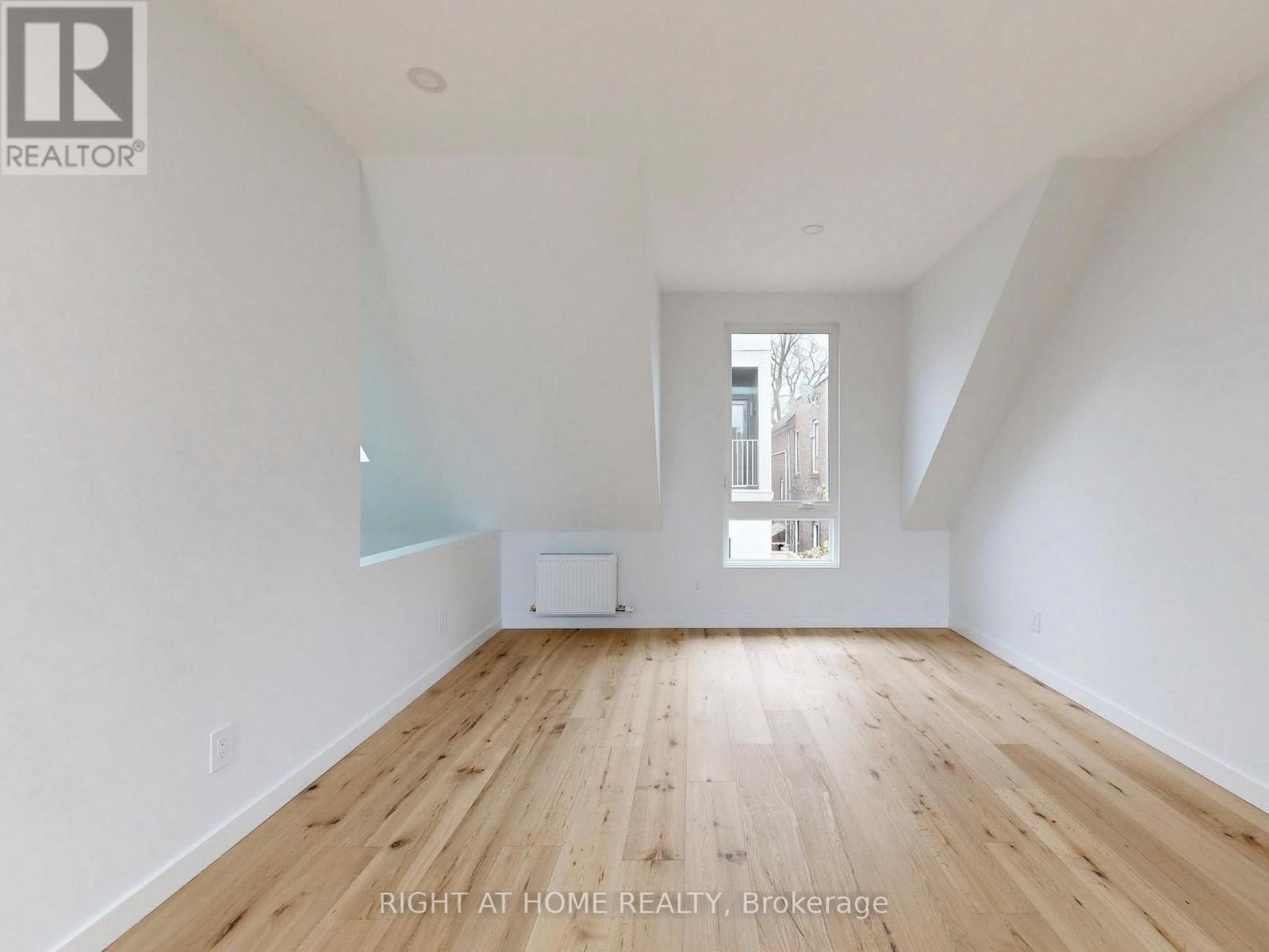 Laneway - 1137 Dovercourt Road, Toronto, Ontario  M6H 2Y1 - Photo 3 - W12543946