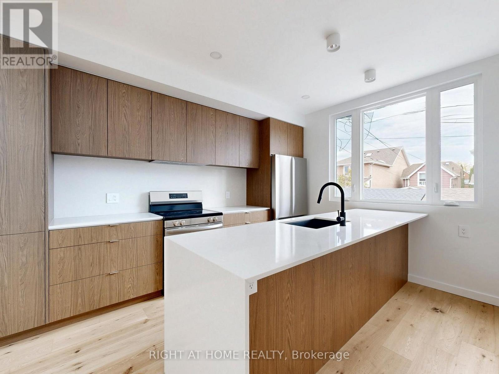 Laneway - 1137 Dovercourt Road, Toronto, Ontario  M6H 2Y1 - Photo 8 - W12543946