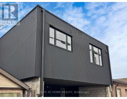 LANEWAY - 1137 DOVERCOURT ROAD, Toronto, Ontario