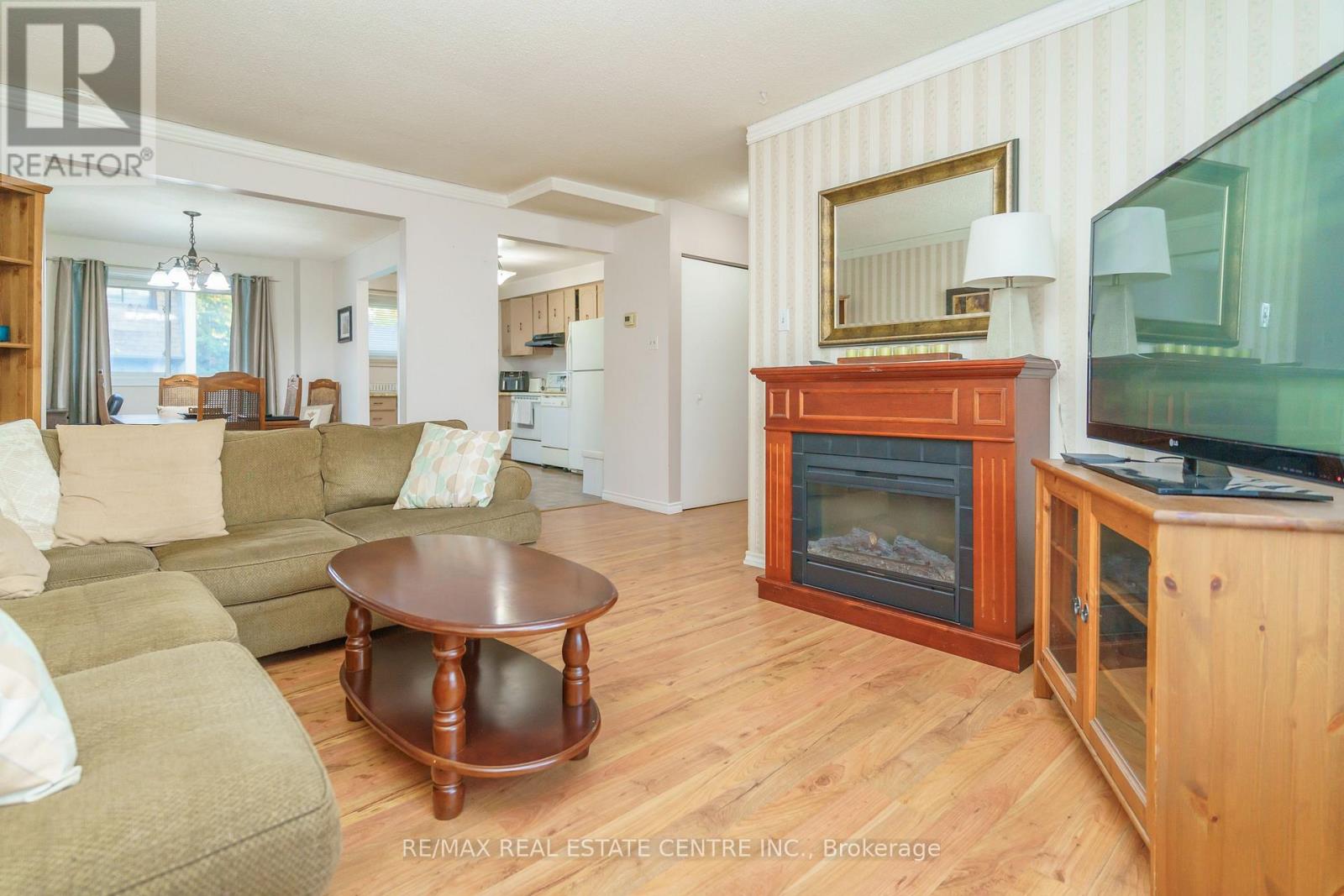 143 - 143 Ashton Crescent, Brampton, Ontario  L6S 3J9 - Photo 7 - W12543972