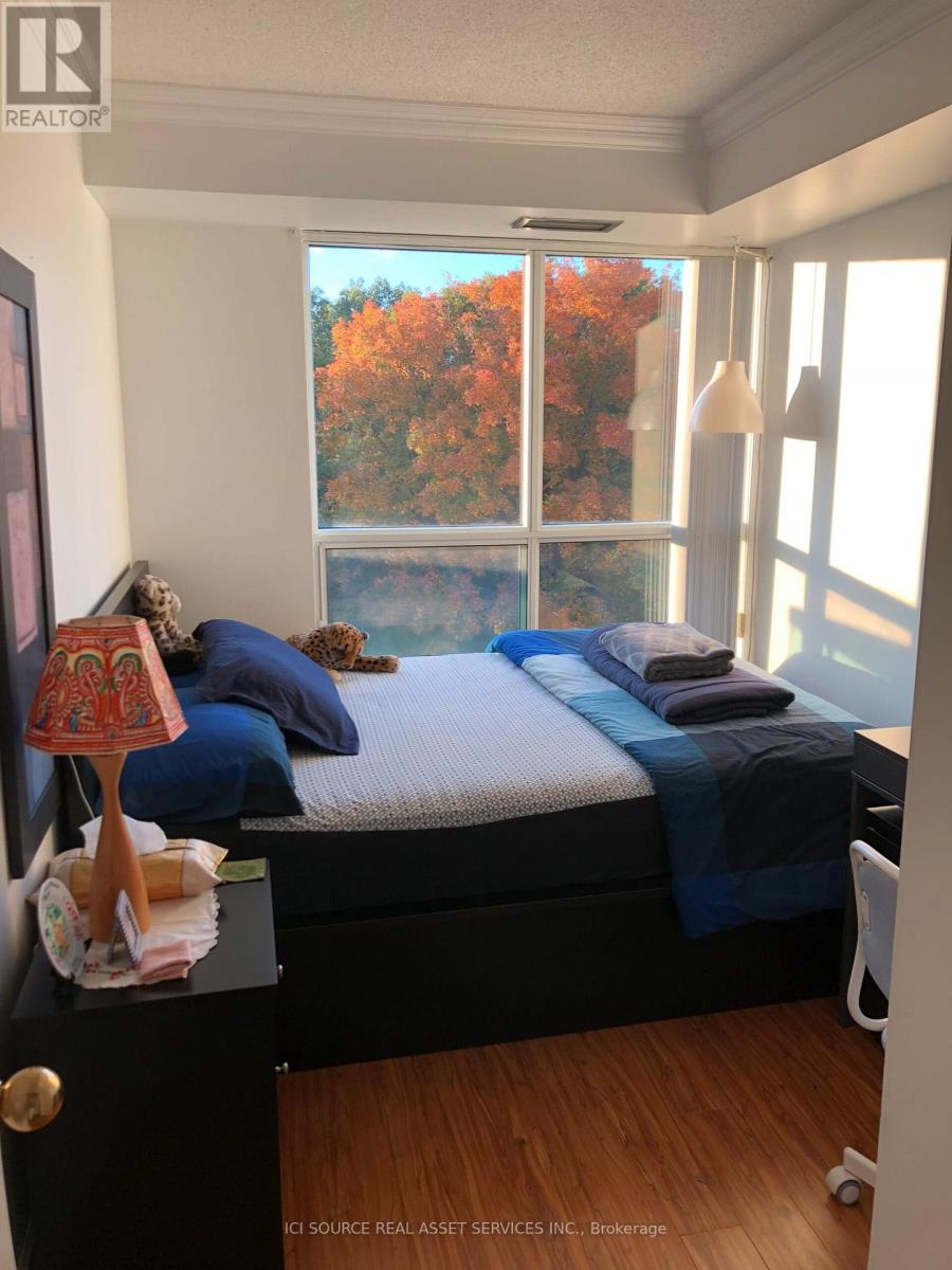 801 - 2585 Erin Centre Boulevard, Mississauga, Ontario  L5M 6Z7 - Photo 2 - W12543984