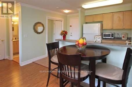 801 - 2585 Erin Centre Boulevard, Mississauga, Ontario  L5M 6Z7 - Photo 5 - W12543984