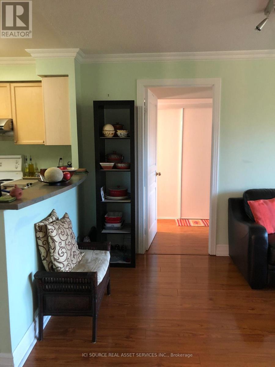 801 - 2585 Erin Centre Boulevard, Mississauga, Ontario  L5M 6Z7 - Photo 7 - W12543984