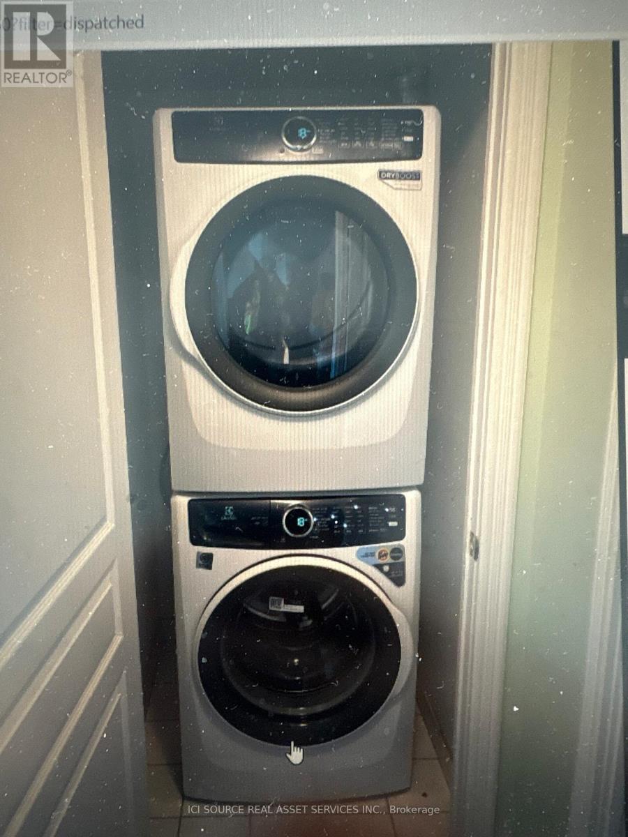 801 - 2585 Erin Centre Boulevard, Mississauga, Ontario  L5M 6Z7 - Photo 8 - W12543984