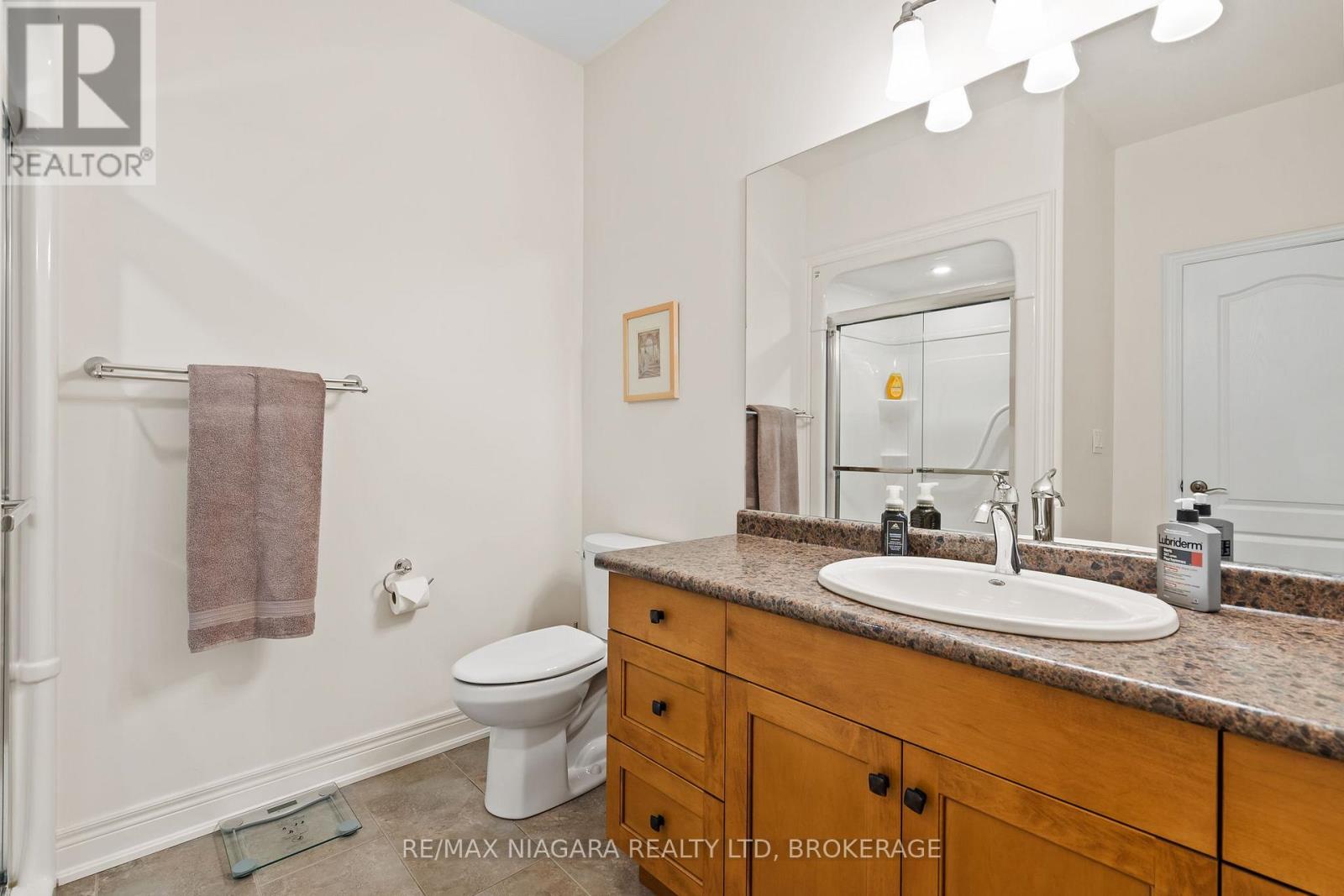 34 Blossom Common, St. Catharines, Ontario  L2M 0B3 - Photo 16 - X12351822