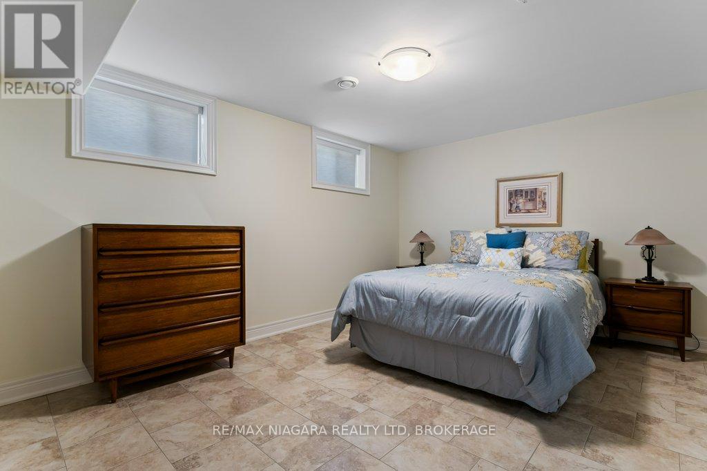 34 Blossom Common, St. Catharines, Ontario  L2M 0B3 - Photo 25 - X12351822