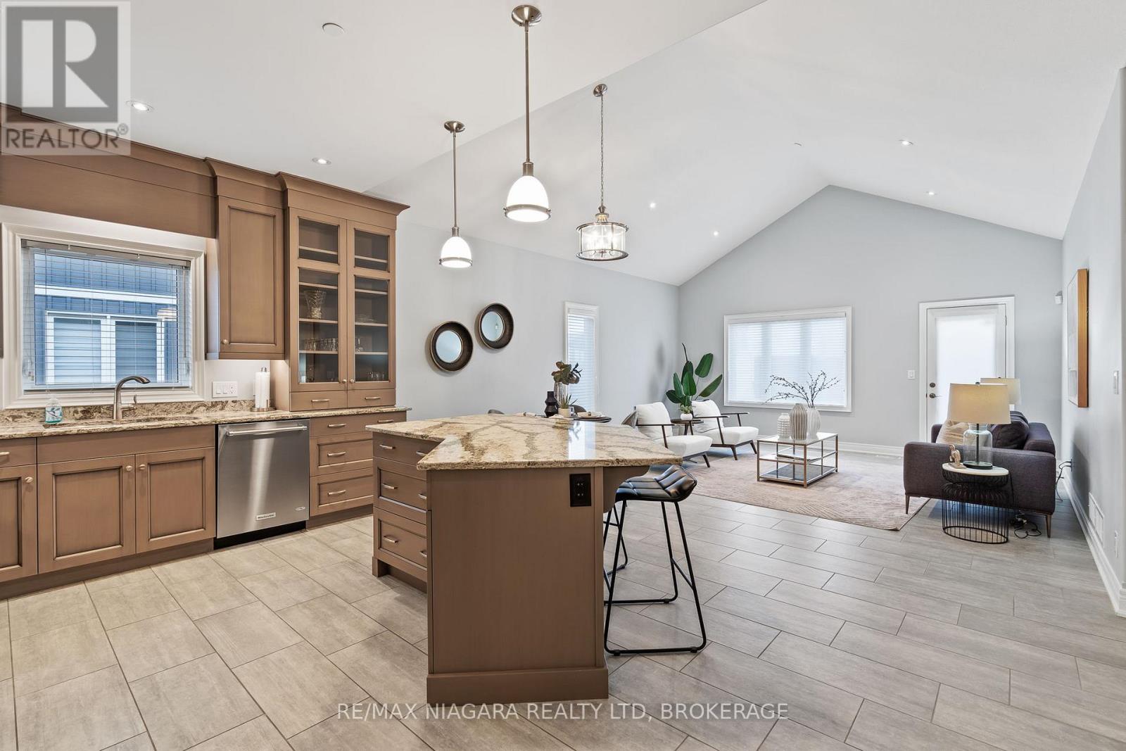 Property at 34 BLOSSOM COMMON image 4