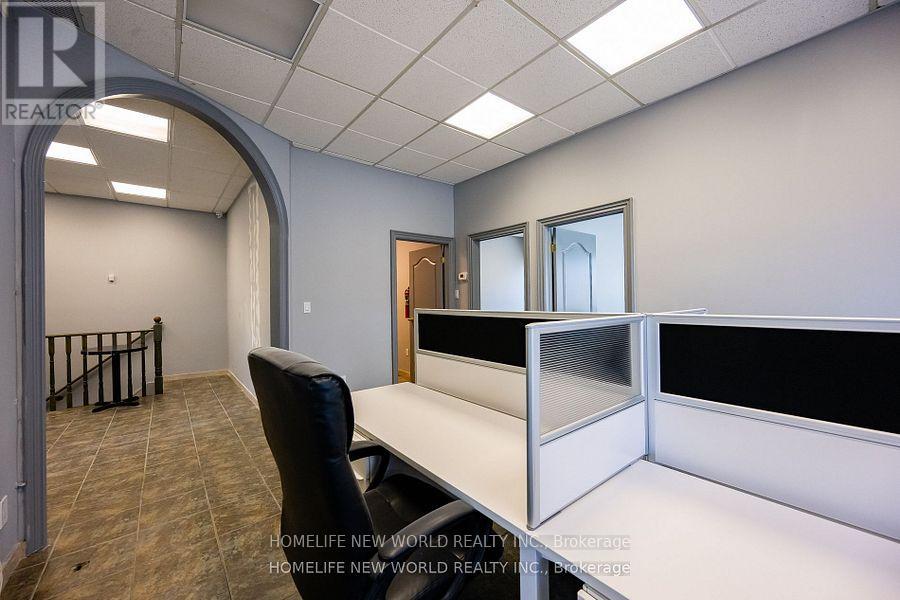 A - 15 Airview Road, Toronto, Ontario  M9W 4P1 - Photo 5 - W12544018