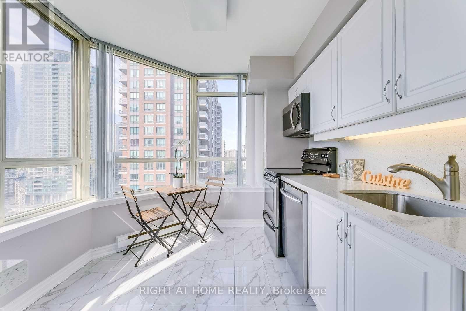 1104b - 3605 Kariya Drive, Mississauga, Ontario  L5B 3J4 - Photo 7 - W12544022