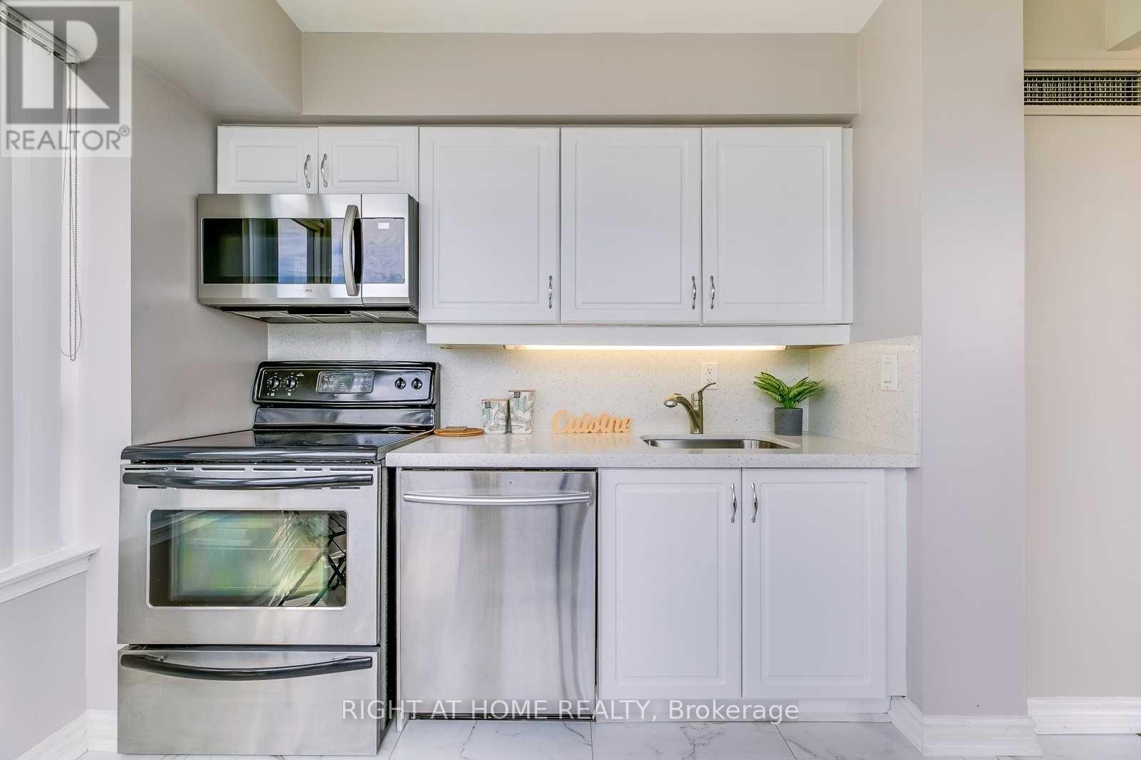 1104b - 3605 Kariya Drive, Mississauga, Ontario  L5B 3J4 - Photo 9 - W12544022