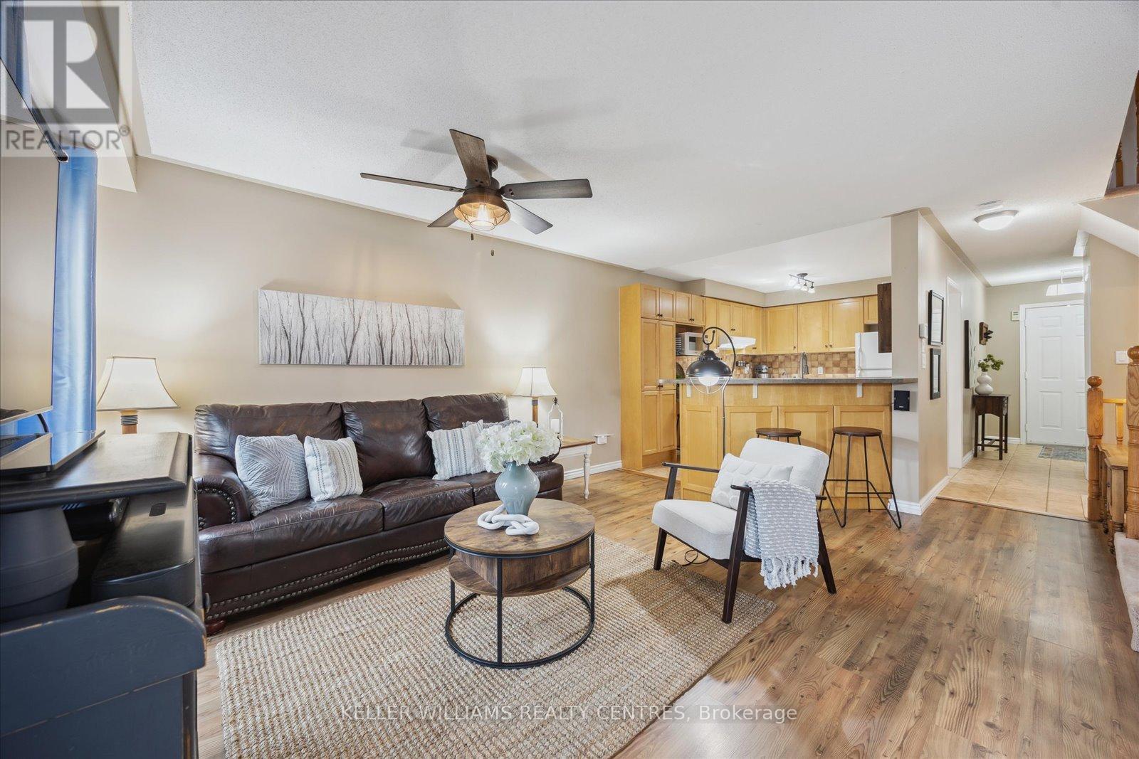 11 Snedden Avenue, Aurora, Ontario  L4G 7J6 - Photo 10 - N12541778