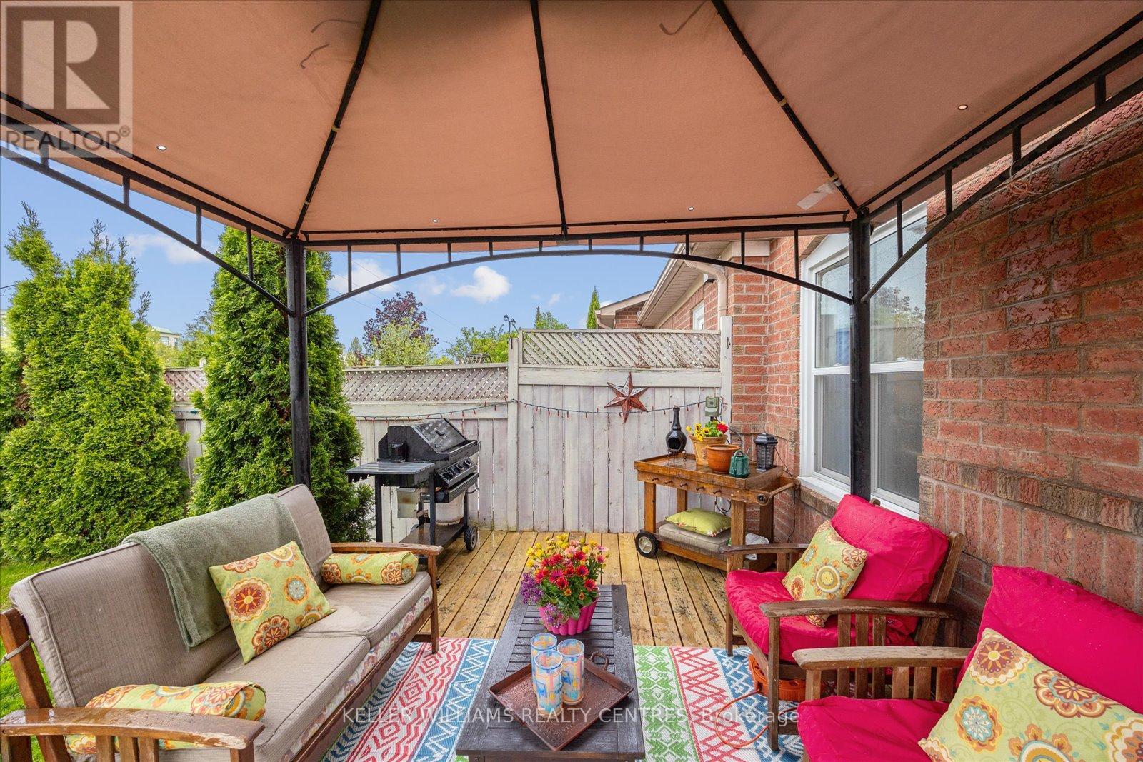 11 Snedden Avenue, Aurora, Ontario  L4G 7J6 - Photo 25 - N12541778