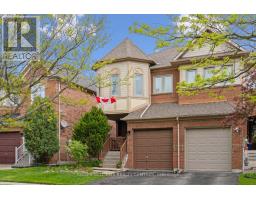 11 SNEDDEN AVENUE, Aurora, Ontario