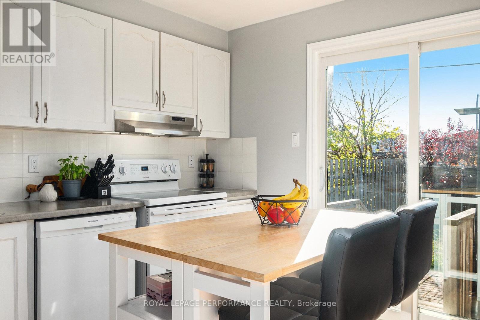 470 Rougemount Crescent, Ottawa, Ontario  K4A 2Z2 - Photo 8 - X12488590