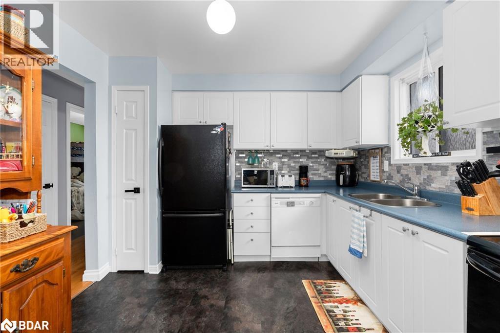 13 Kate Aitken Crescent, New Tecumseth, Ontario  L0G 1A0 - Photo 5 - 40788020